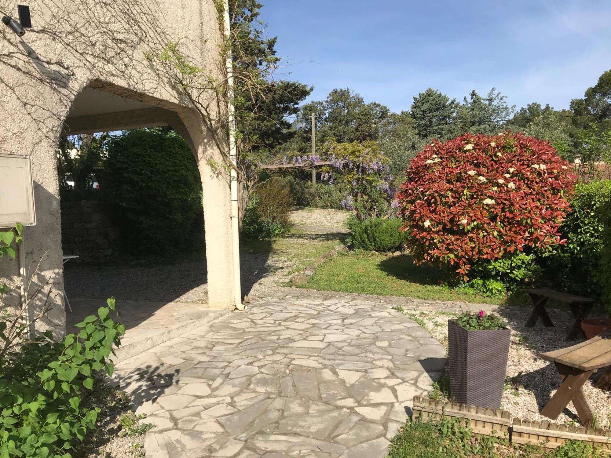 Готель Le Patio Fleuri Лорґ Екстер'єр фото