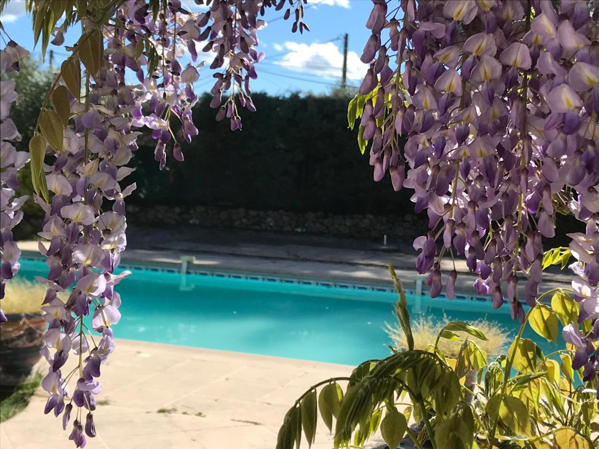 Готель Le Patio Fleuri Лорґ Екстер'єр фото