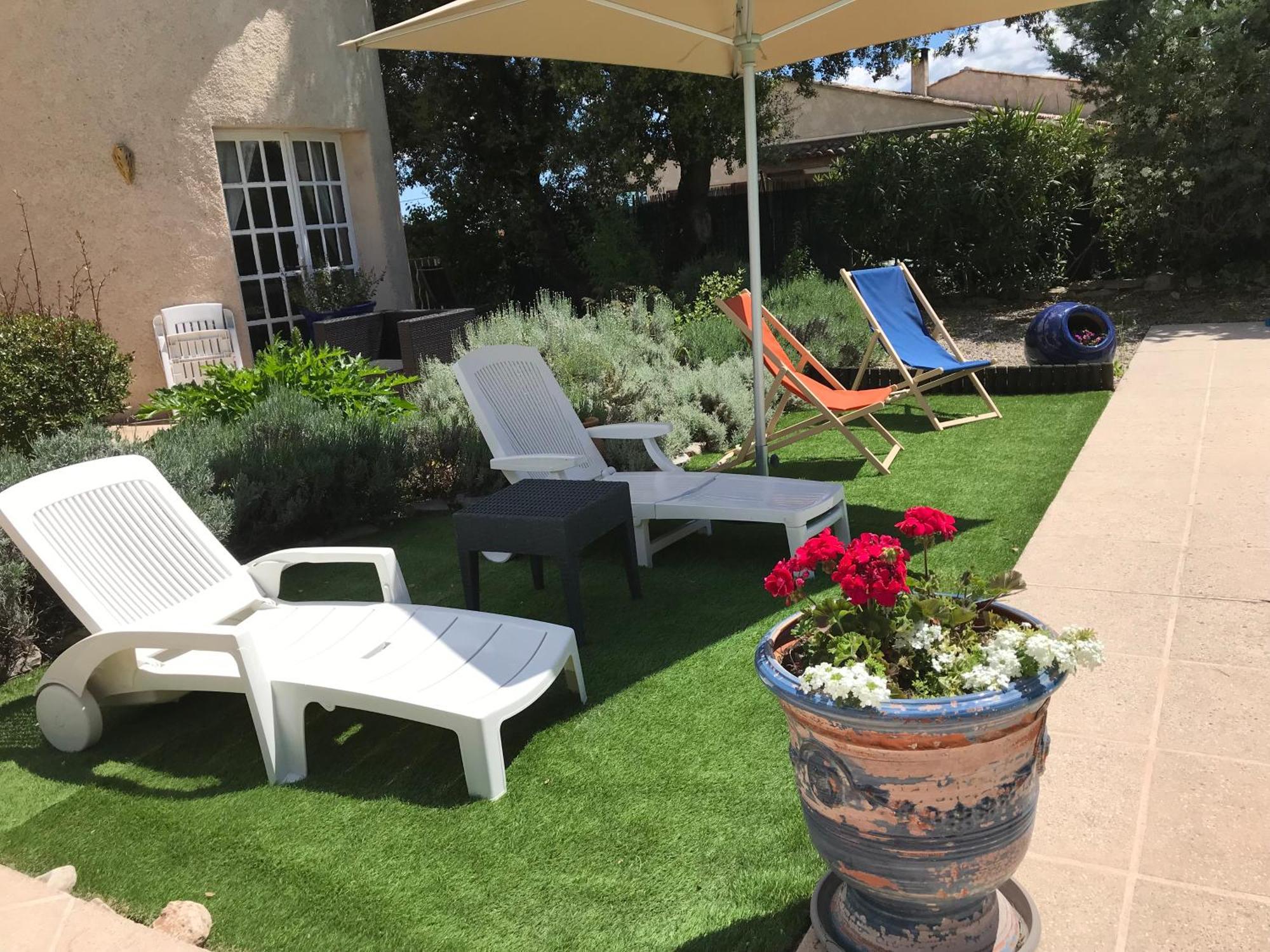 Готель Le Patio Fleuri Лорґ Екстер'єр фото