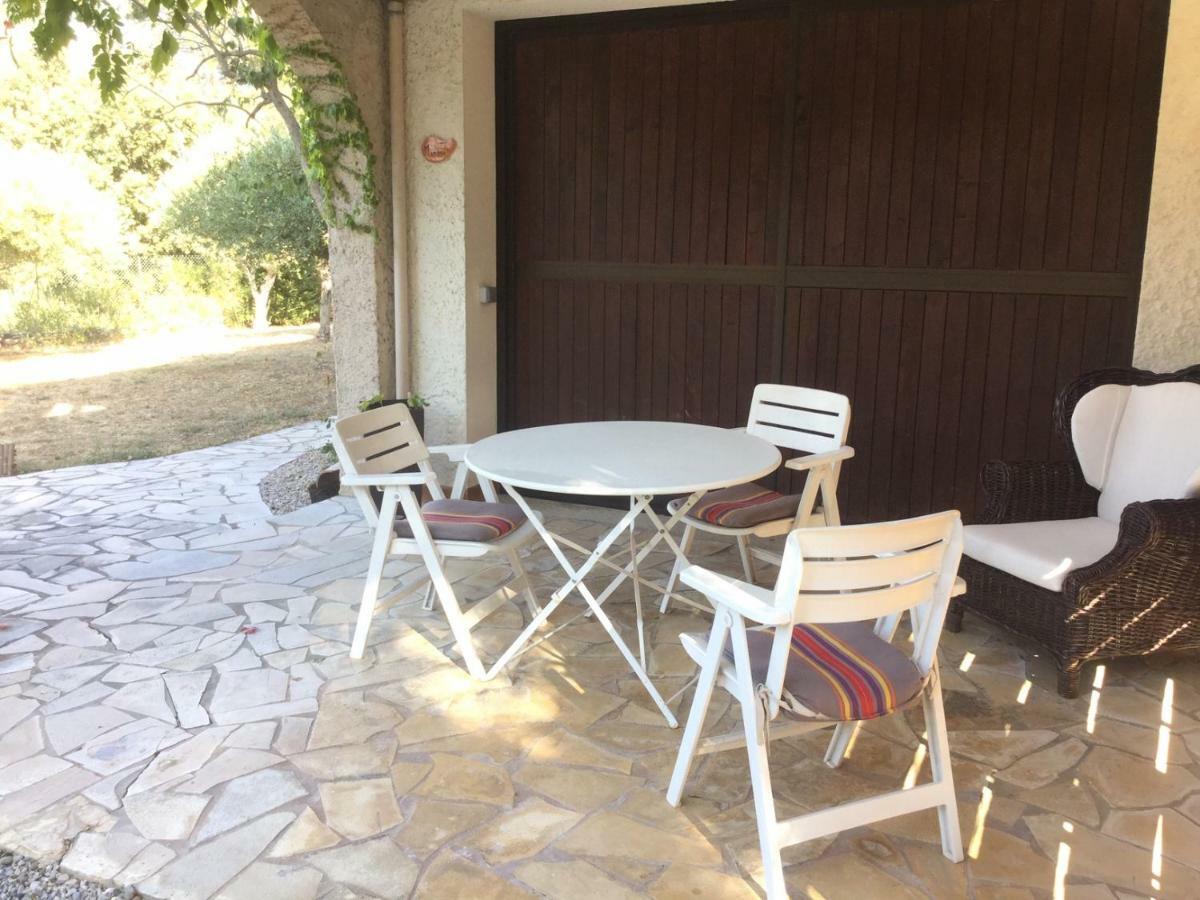 Готель Le Patio Fleuri Лорґ Екстер'єр фото